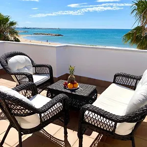 https://house-in-front-of-the-beach-with-sea-view.catalonia-hotels.com